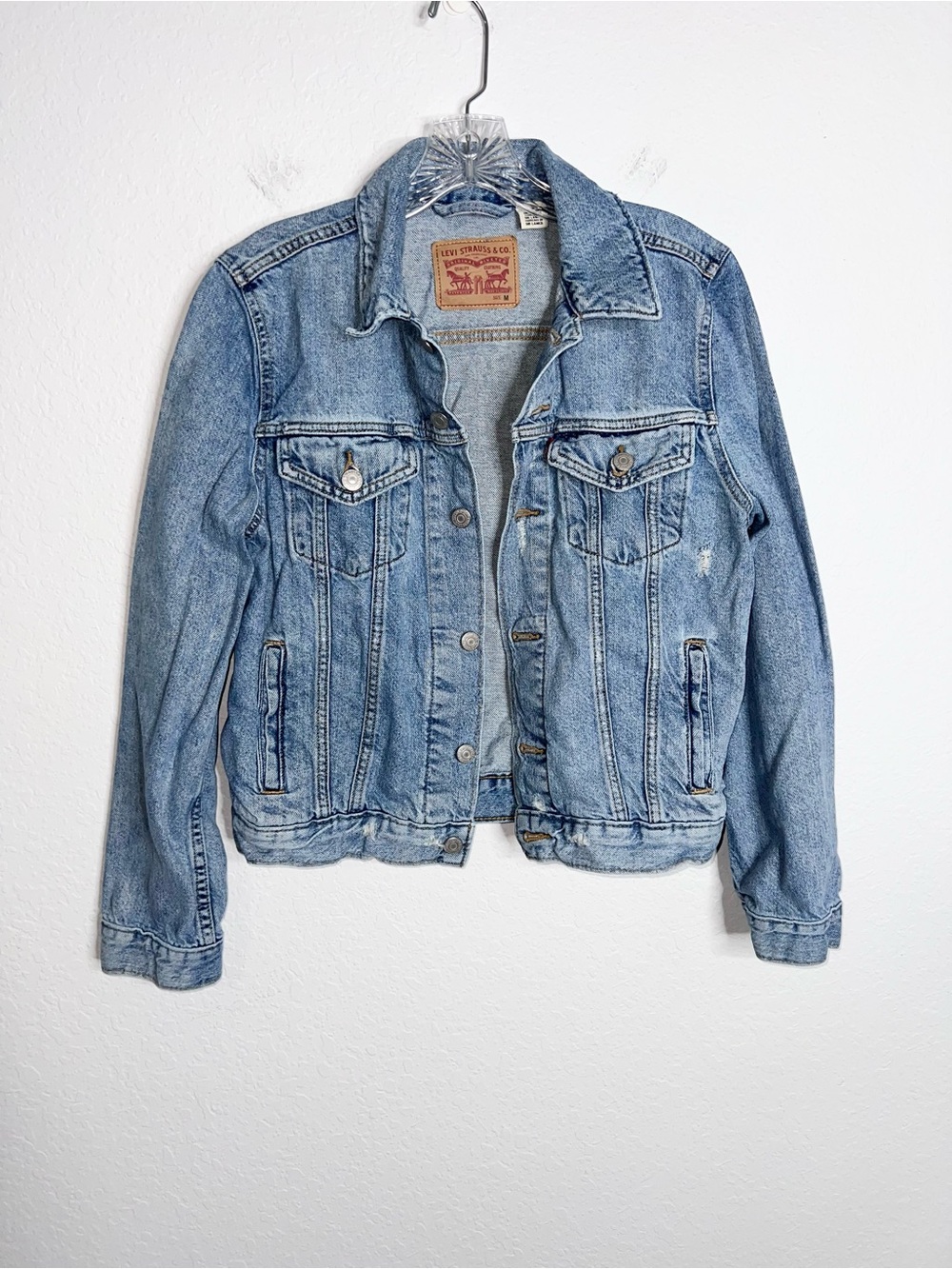 Levi’s Trucker Jean Jacket Women’s Medium Denim Distressed Blue Revolve